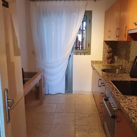 Apartment Royal 2 /freewifi,sharedpool,freeparking
